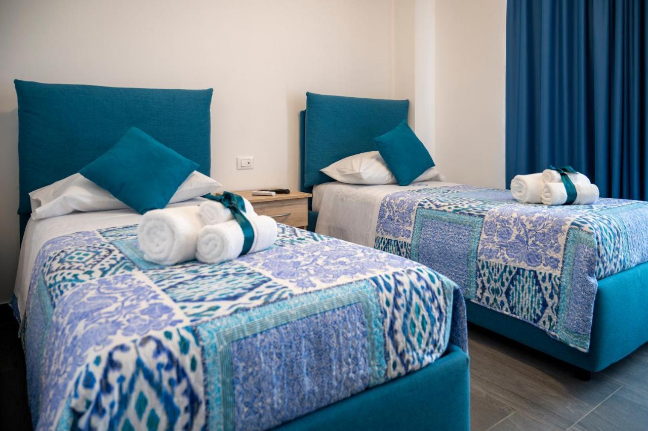 White Apartments & Spa Avola Exterior photo