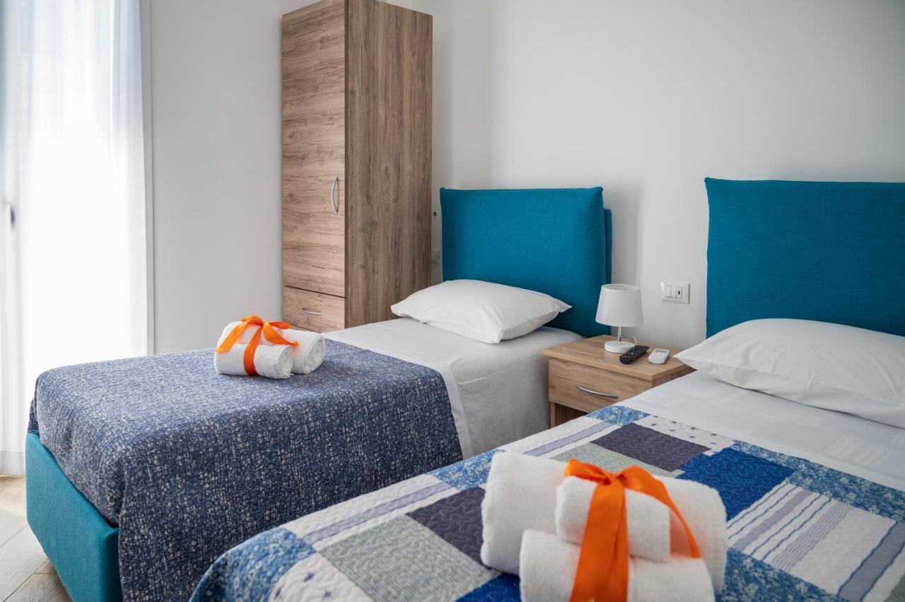White Apartments & Spa Avola Exterior photo